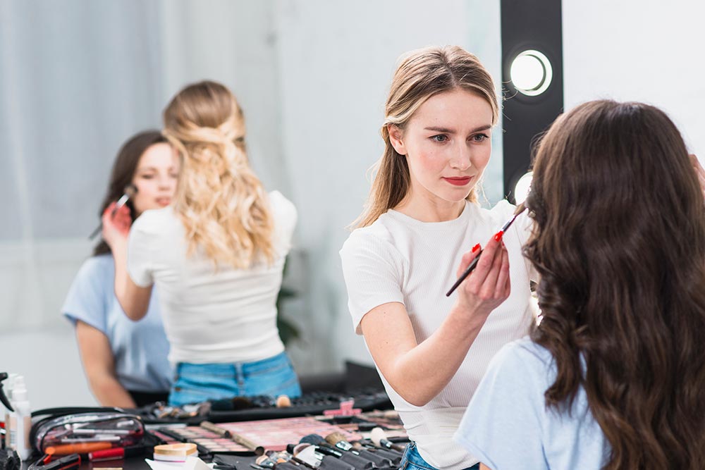 Certified Makeup Artist Course Online - Get Your Certification