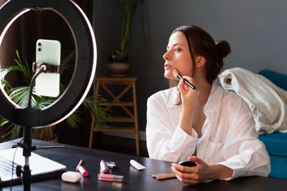 Online Makeup Courses for Advanced Self-Improvement